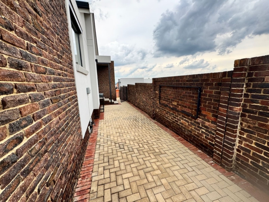 3 Bedroom Property for Sale in Helderzicht Eco Estate North West